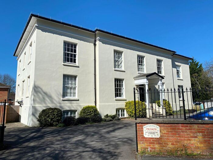 2 Bedroom Flat To Rent In Rivermead House, Romsey, SO51