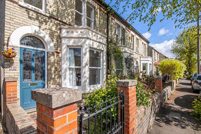 3 Bedroom End Of Terrace House To Rent In St Andrews Road, Cambridge, CB4
