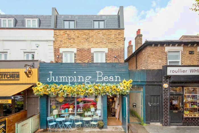 2 Bedroom Apartment To Rent In Lordship Lane, East Dulwich, London, SE22