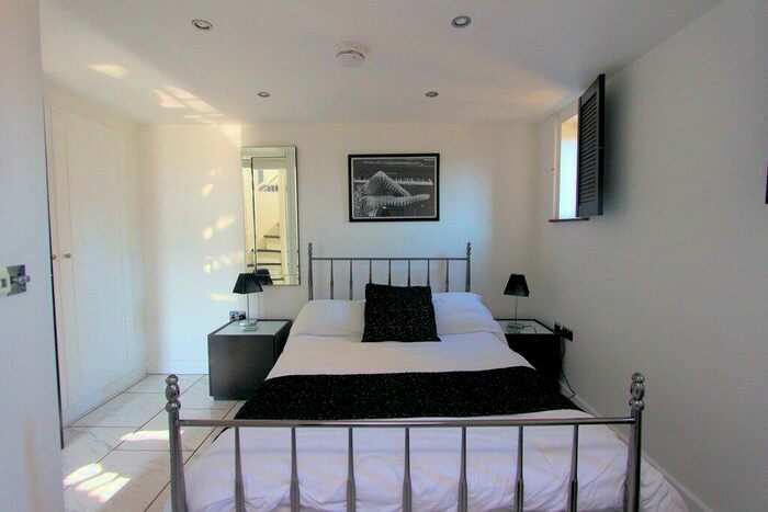 1 Bedroom Detached House To Rent In Huddersfield Road, Ingbirchworth, Sheffield, South Yorkshire, S36