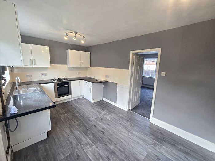 2 Bedroom End Of Terrace House To Rent In Oakfield Road, Market Drayton, TF9