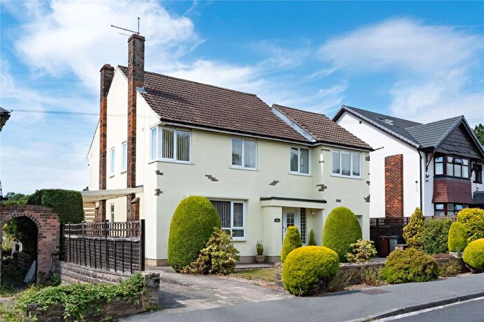 4 Bedroom Detached House For Sale In Woodhall Park Avenue, Stanningley, Pudsey, West Yorkshire, LS28