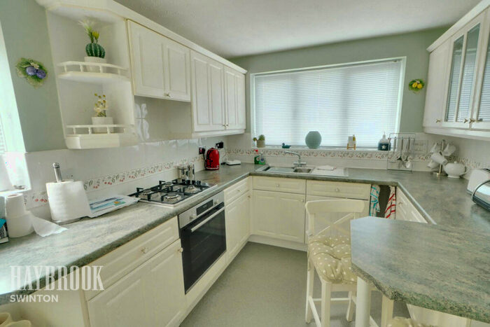 4 Bedroom Detached House For Sale In Cedar Vale, Swinton, S64