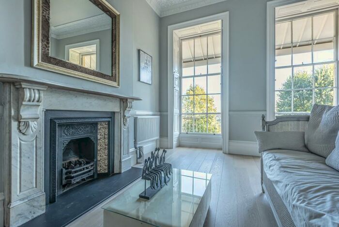 2 Bedroom Flat To Rent In Cornwallis Crescent Bristol, BS8