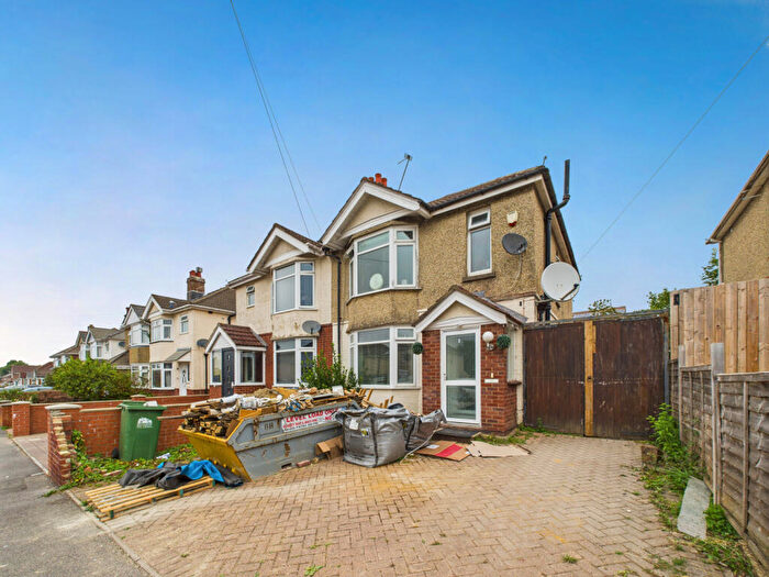 3 Bedroom Semi-Detached House To Rent In Maybush Road, Southampton, SO16