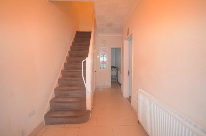 3 Bedroom Terraced House To Rent In Malvern Drive, IG3
