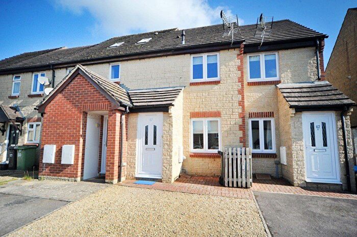 3 Bedroom Maisonette To Rent In Kemble Drive, Cirencester, Gloucestershire, GL7
