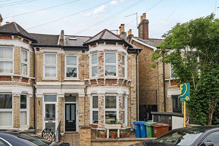 2 Bedroom Flat To Rent In Marsden Road, East Dulwich, London, SE15