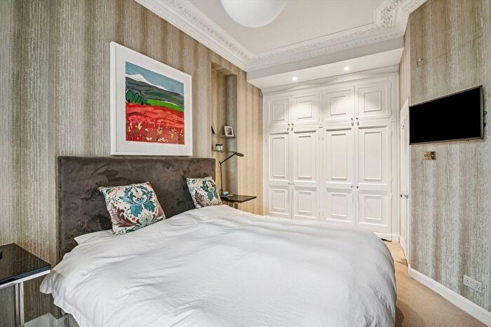2 Bedroom Flat To Rent In Clarendon Gardens, Little Venice, W9