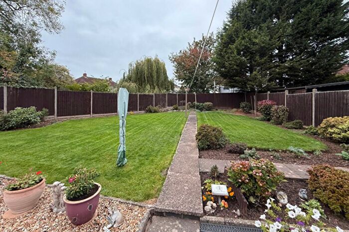 3 Bedroom End Of Terrace House For Sale In Maple Road, Loughborough, LE11