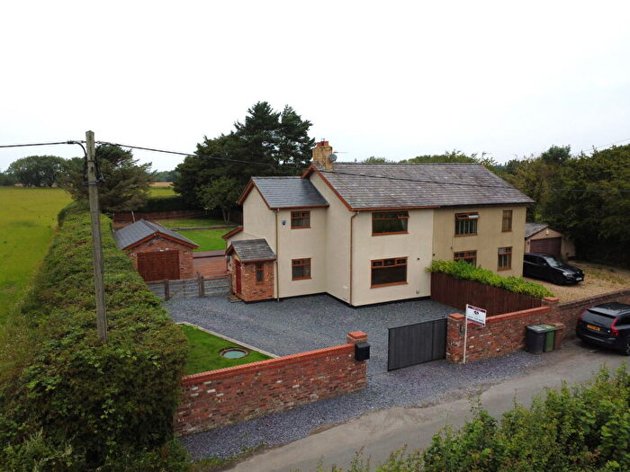 3 Bedroom Semi-Detached House For Sale In Spurriers Lane, Melling, L31