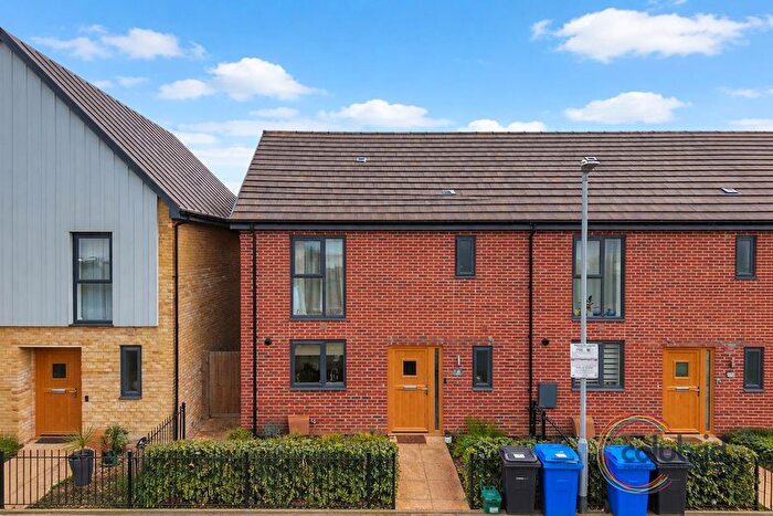 3 Bedroom End Terrace House For Sale In Draycote Road, Grays, RM20