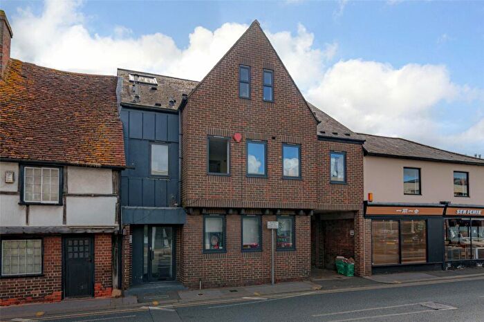 1 Bedroom Apartment For Sale In Peach Street, Wokingham, Berkshire, RG40