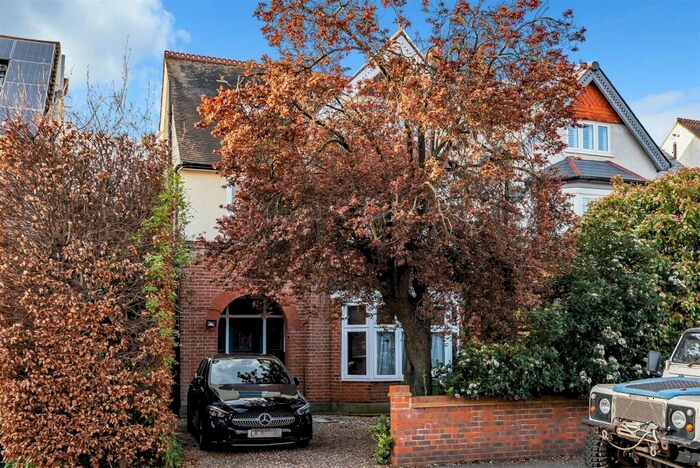 2 Bedroom Flat To Rent In Effingham Road, Surbiton, KT6