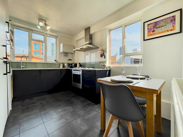 2 Bedroom Flat To Rent In Parmoor Court, Gee Street, Old Street, EC1V
