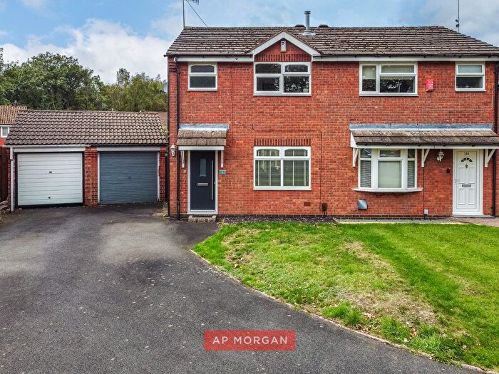 3 Bedroom Semi Detached House For Sale In Chatsworth Road, Dudley, West Midlands, B62