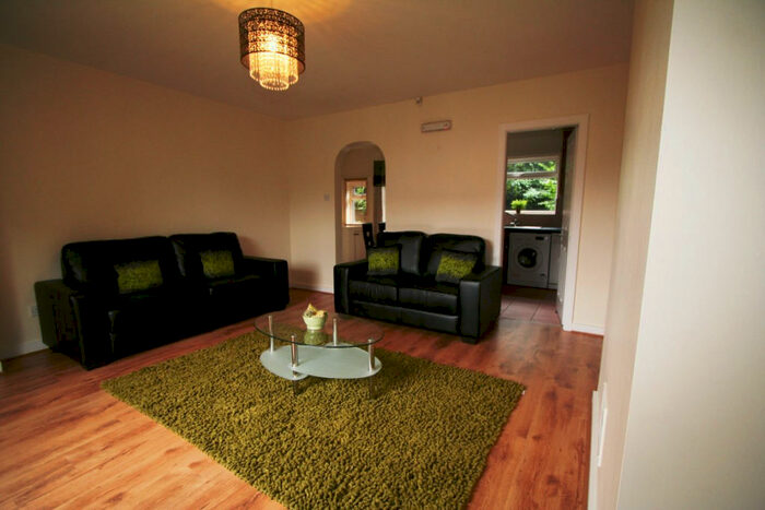 4 Bedroom House To Rent In Talbot View, Leeds, LS4