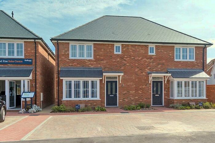 3 Bedroom Semi-Detached House To Rent In Trevithick Drive, Wouldham, Kent, ME1