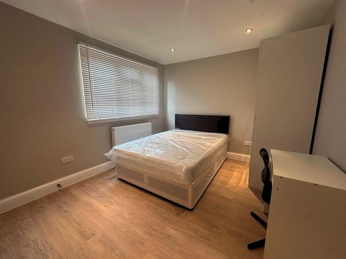 1 Bedroom Property To Rent In Greatfields Drive, Uxbridge, UB8