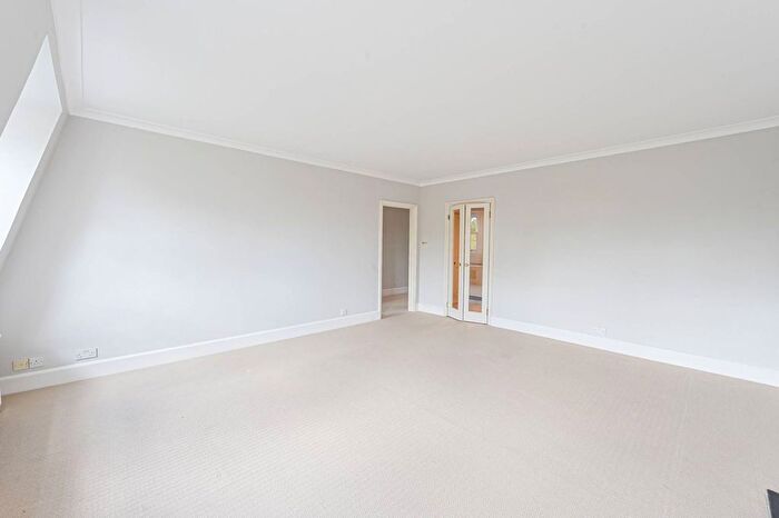 2 Bedroom Flat For Sale In Lennox Gardens, Chelsea, London, SW1X