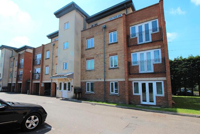 2 Bedroom Apartment For Sale In Flat, Plover House, Capstan Drive, Rainham, RM13