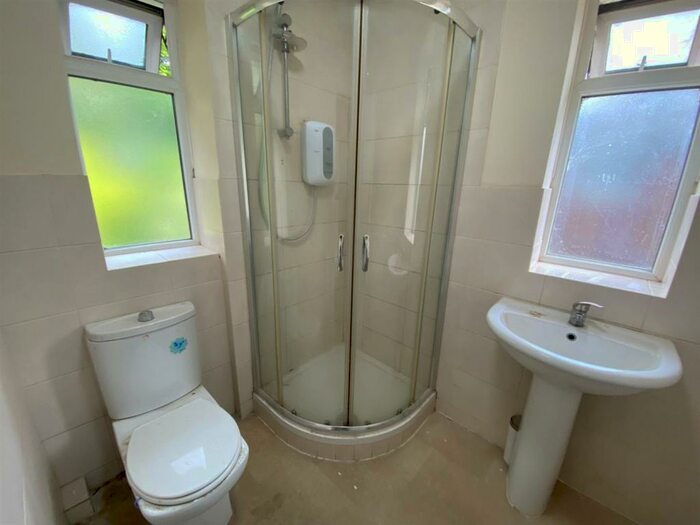 Studio To Rent In Pomfret Avenue, Luton, LU2