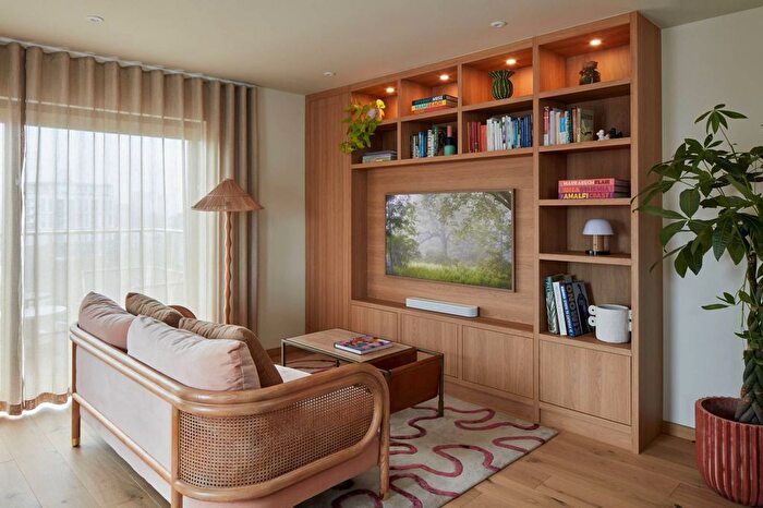 2 Bedroom Flat For Sale In Clubhouse Apartments, Tower Hamlets, London, E14