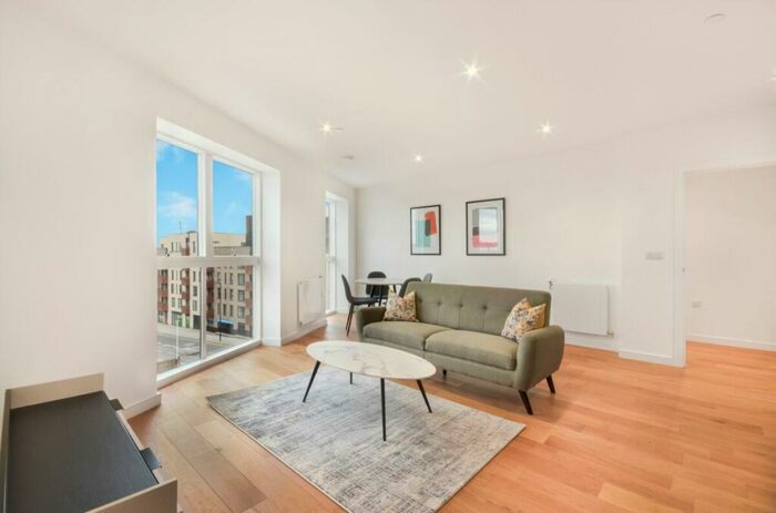 3 Bedroom Apartment To Rent In Penny Brookes Street London, E15