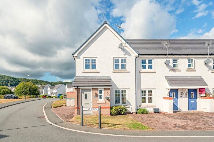3 Bedroom End Of Terrace House For Sale In Cae Ddol, Abergele, LL22