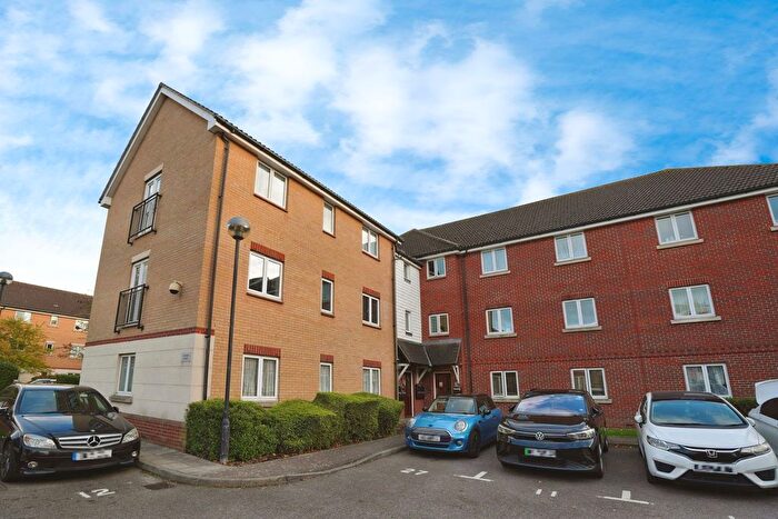 2 Bedroom Flat For Sale In Glandford Way, Chadwell Heath, RM6