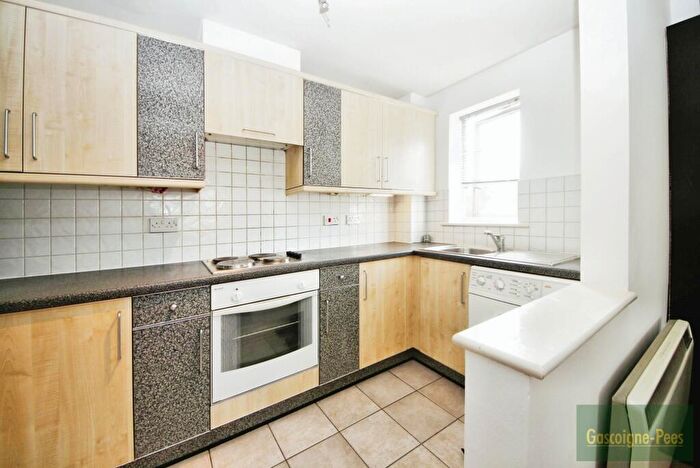 1 Bedroom Apartment To Rent In Regents Court - Central Kingston, KT2
