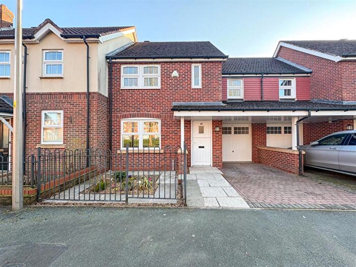 3 Bedroom House For Sale In Galloway Green, Congleton, CW12