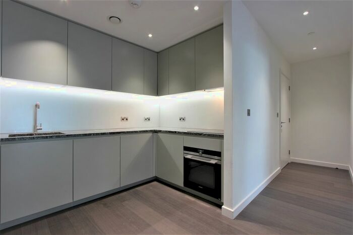 2 Bedroom Flat To Rent In Cutter Lane, London, SE10