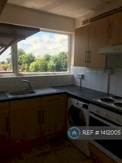 1 Bedroom Flat To Rent In Fir Tree Court, Southampton, SO18