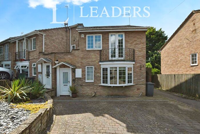 3 Bedroom End Of Terrace House To Rent In Collins Cross, Bishops Stortford, CM23