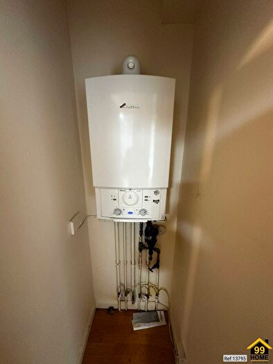 2 Bedroom Flat To Rent In Hollingbury Place, Brighton, East Sussex, BN1