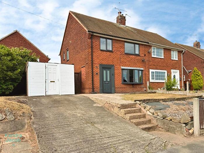 3 Bedroom Semi-Detached House For Sale In Kipling Close, Worksop, S81