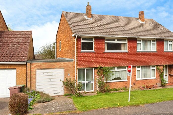 3 Bedroom Semi Detached House For Sale In Birch Way, Tunbridge Wells, TN2