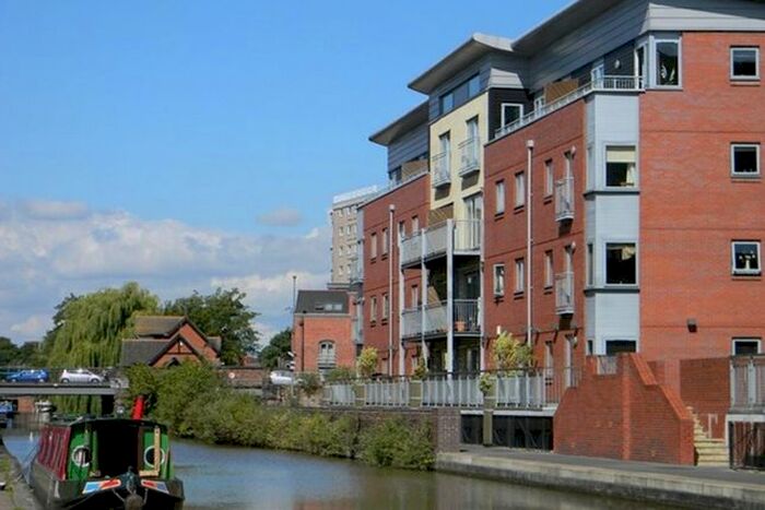 2 Bedroom Flat To Rent In Shot Tower Close, Chester, CH1