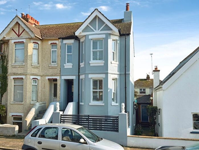 4 Bedroom End Of Terrace House To Rent In Ormonde Road, Hythe, CT21