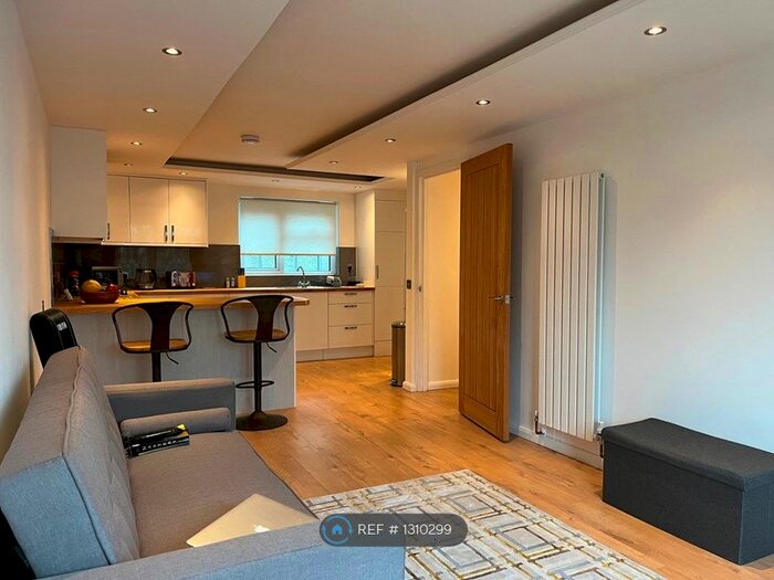 2 Bedroom Flat To Rent In Oriel Court, Derby DE1