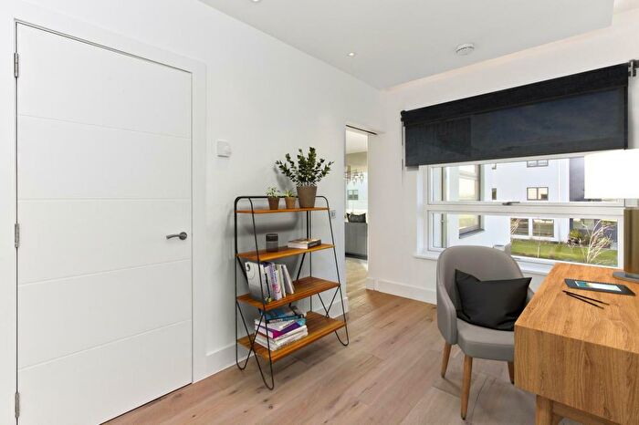 3 Bedroom Flat To Rent In , Castle Gogar Rigg, Edinburgh, EH12
