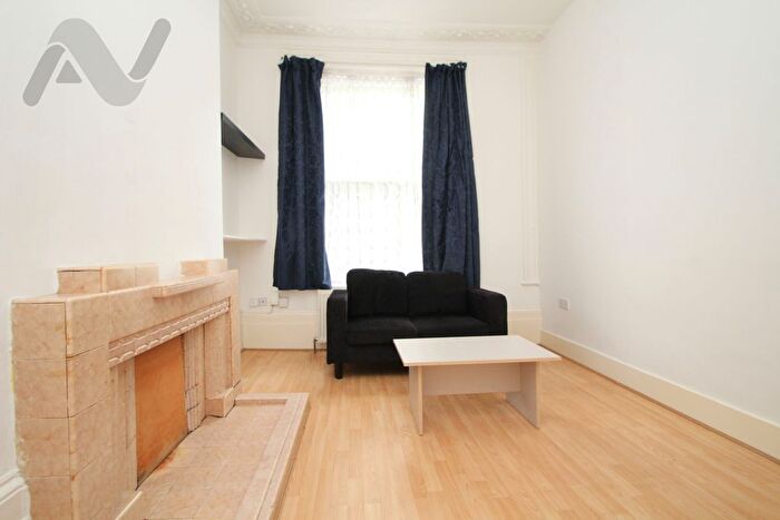 1 Bedroom Flat To Rent In Seven Sisters Road, Finsbury Park, N4