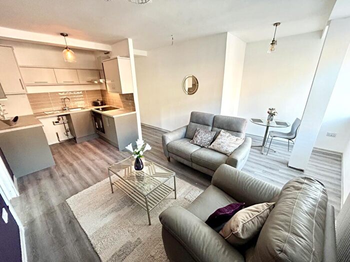 1 Bedroom Flat To Rent In High Street, Kettering, NN16