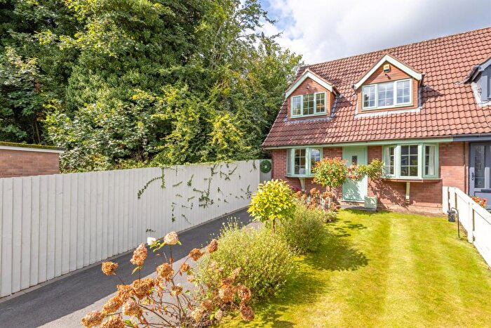 2 Bedroom End Of Terrace House For Sale In Oakleigh Rise, Northwich, CW8