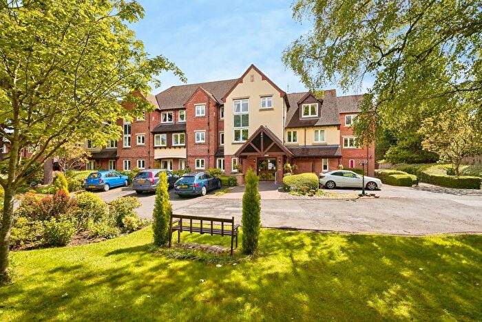 2 Bedroom Flat For Sale In Pendene Court, Wolverhampton, WV4