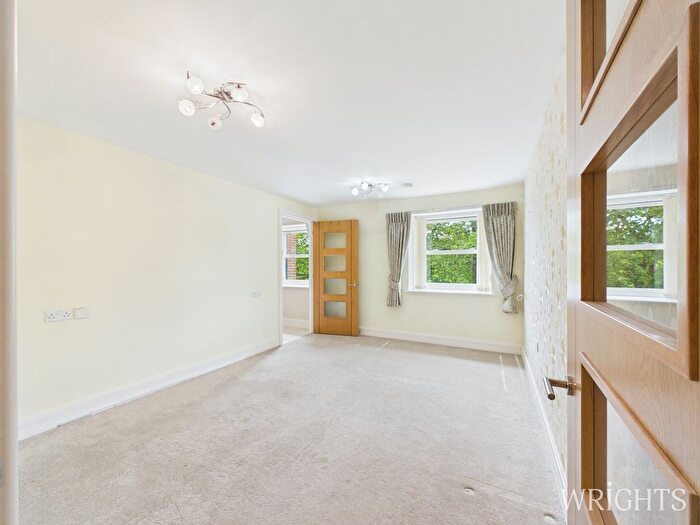 1 Bedroom Property For Sale In College Way, Welwyn Garden City, AL8