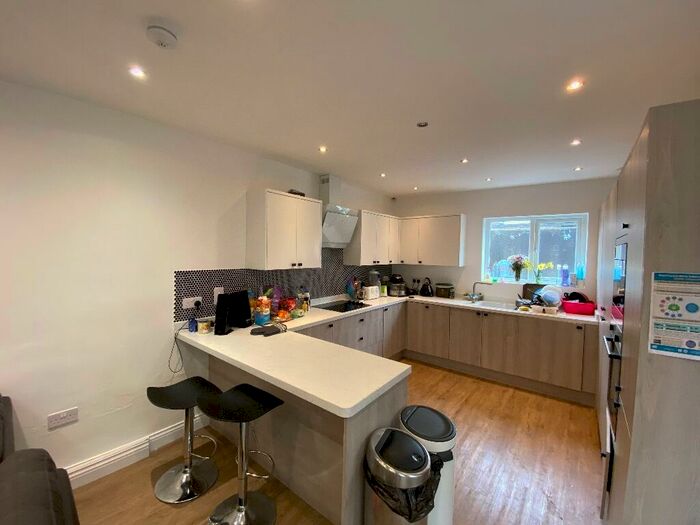 6 Bedroom Terraced House To Rent In Monthermer Road, Cardiff(City), CF24