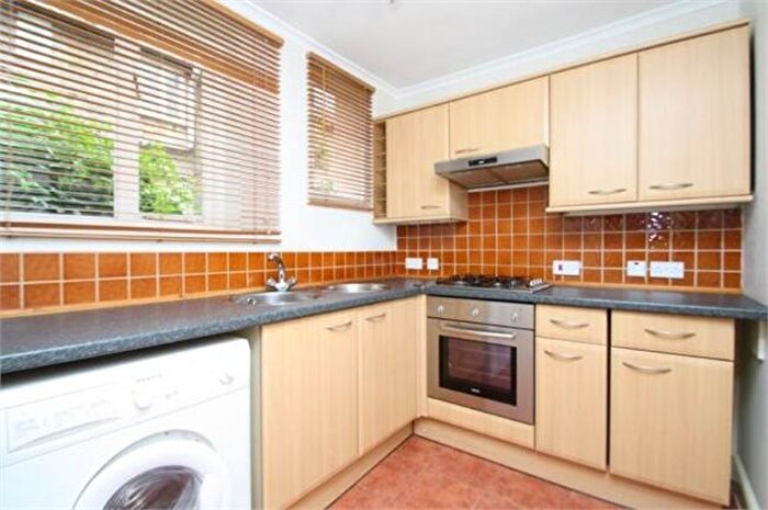 1 Bedroom Flat To Rent In Gresham Road, Staines-Upon-Thames, TW18