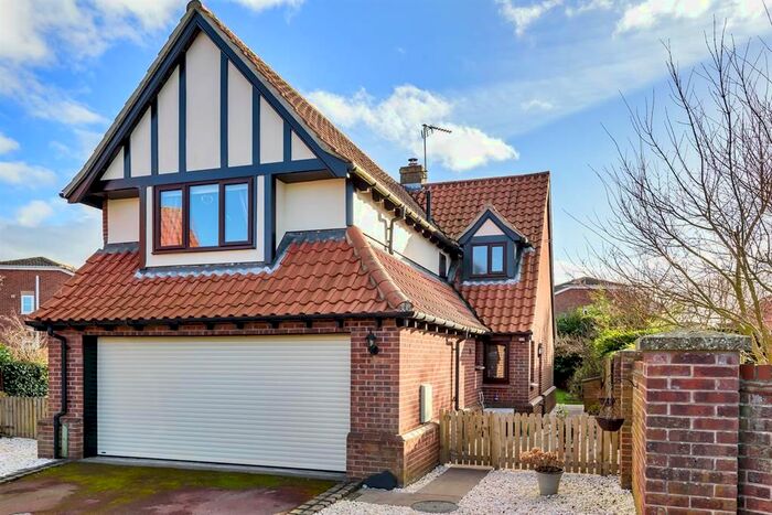 4 Bedroom Detached House For Sale In Romans Close, Riccall, York, YO19